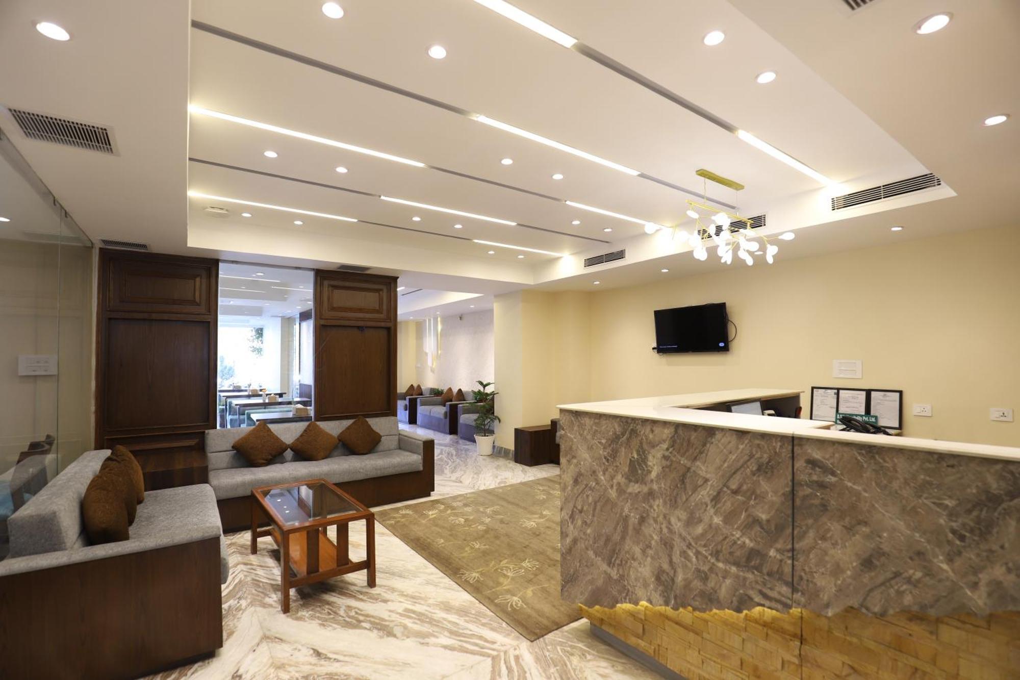 Apex Business - Airport Hotel 4*