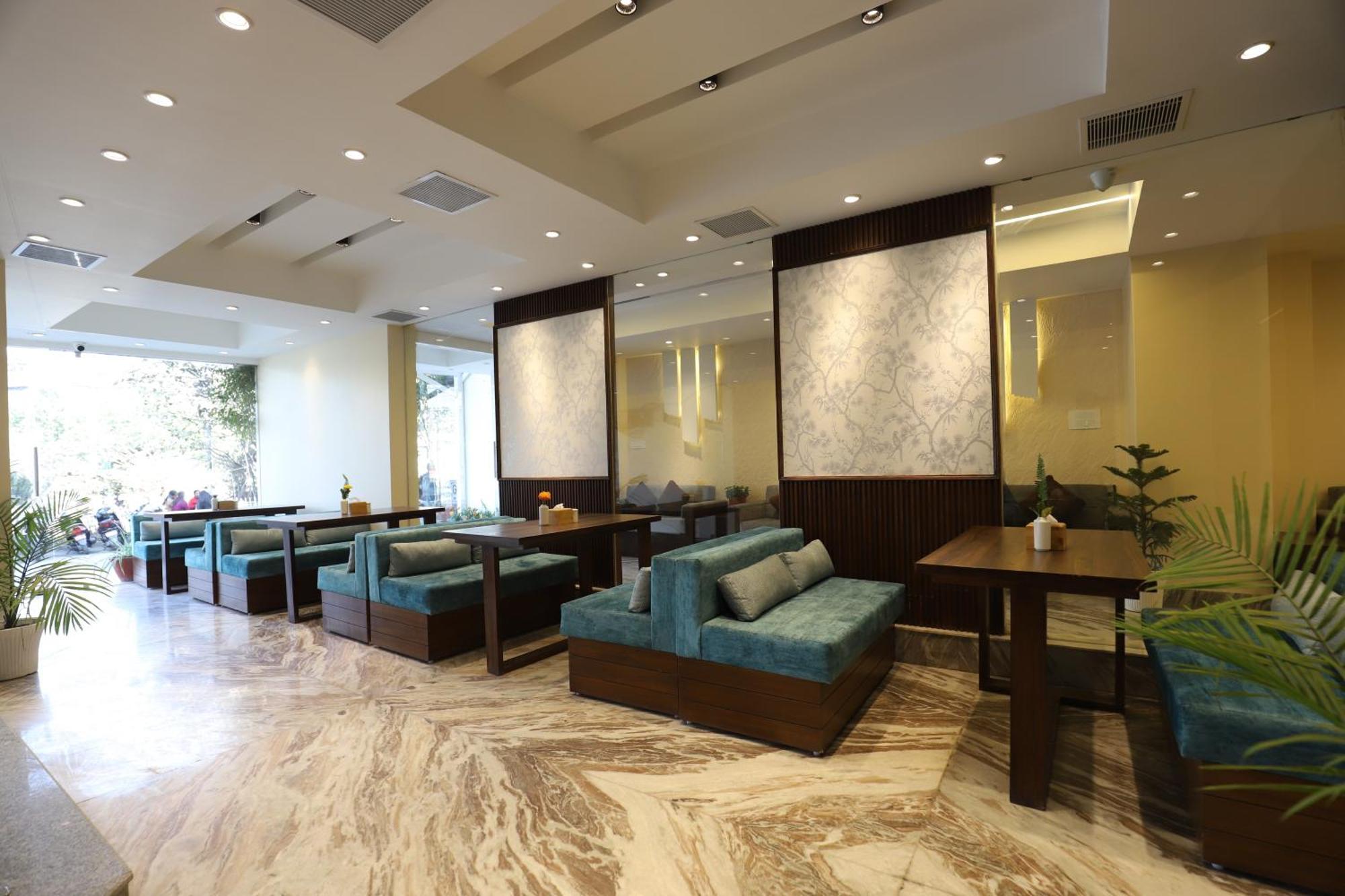 Apex Business - Airport Hotel Katmandú